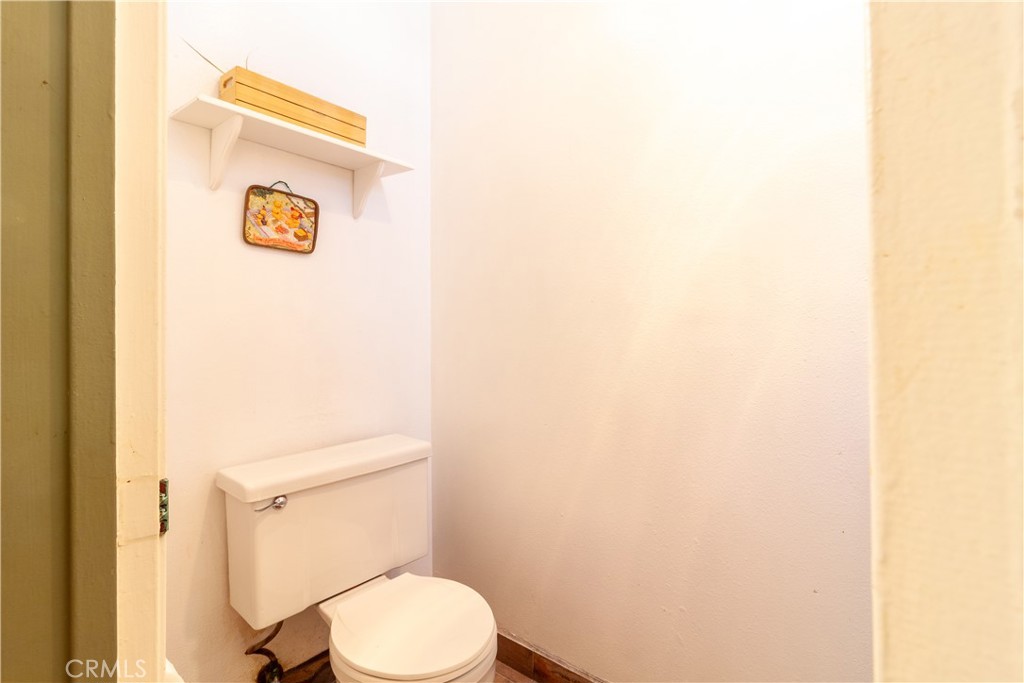 https://media.crmls.org/medias/8a3e4b05-e80b-4a41-8d02-89322e8888a9.jpg?preset=X-Large