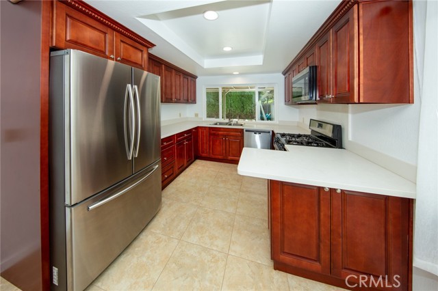 Detail Gallery Image 3 of 22 For 22044 Mayall St, Chatsworth,  CA 91311 - 4 Beds | 2/1 Baths