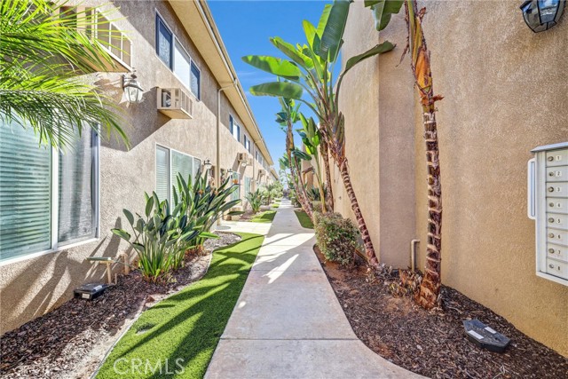 Detail Gallery Image 2 of 41 For 1321 Greenfield Dr #7,  El Cajon,  CA 92021 - 2 Beds | 1 Baths