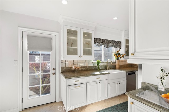 Detail Gallery Image 10 of 42 For 625 Camino Real, Redondo Beach,  CA 90277 - 3 Beds | 2 Baths