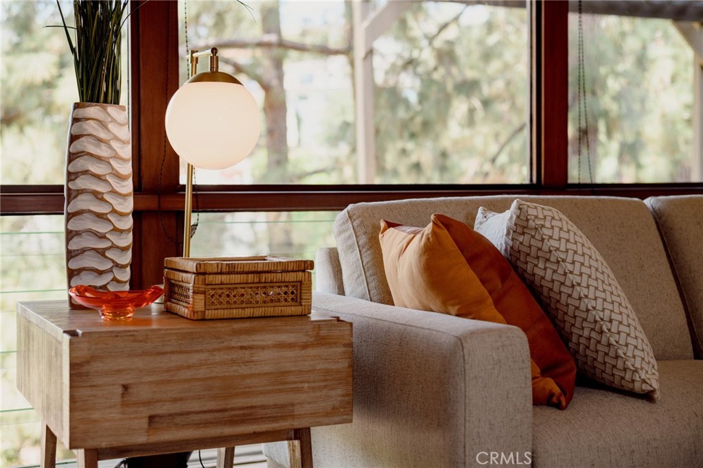 https://media.crmls.org/medias/8a4237db-7009-41de-a00f-824a7749735d.jpg?preset=X-Large