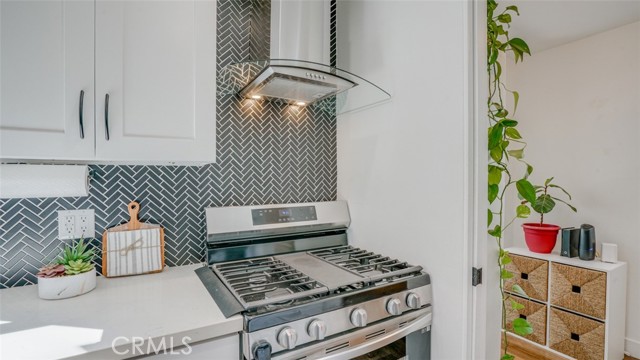 231 W Cedar Avenue, Burbank CA: https://media.crmls.org/medias/8a4252b7-2dda-4e0f-8524-8046f23dd71d.jpg