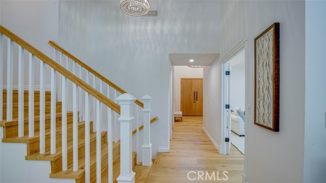 22914 Gershwin Drive, Woodland Hills CA: https://media.crmls.org/medias/8a429380-21fe-4a74-aaec-cd4e1aa36ec2.jpg
