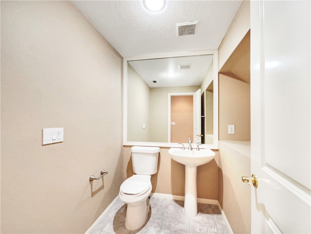 https://media.crmls.org/medias/8a43d1a1-c40d-4d81-97cf-71c31429cade.jpg?preset=X-Large