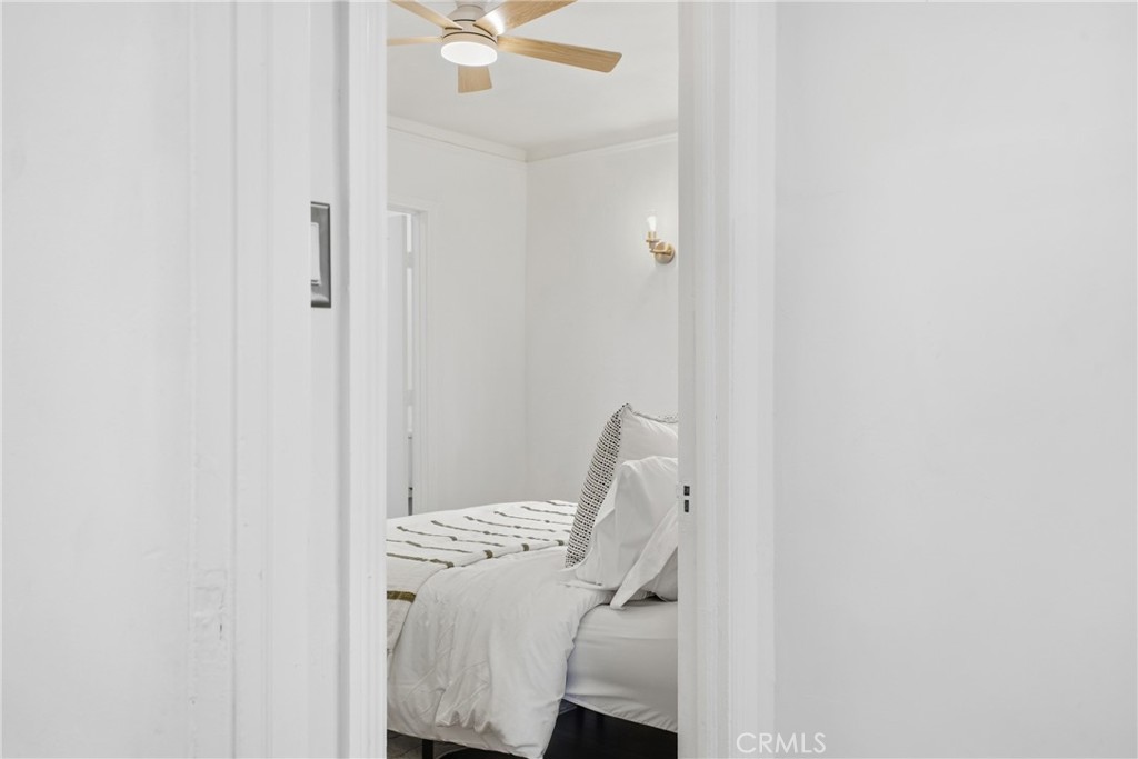https://media.crmls.org/medias/8a44669c-a583-4144-976f-c44954d85007.jpg?preset=X-Large