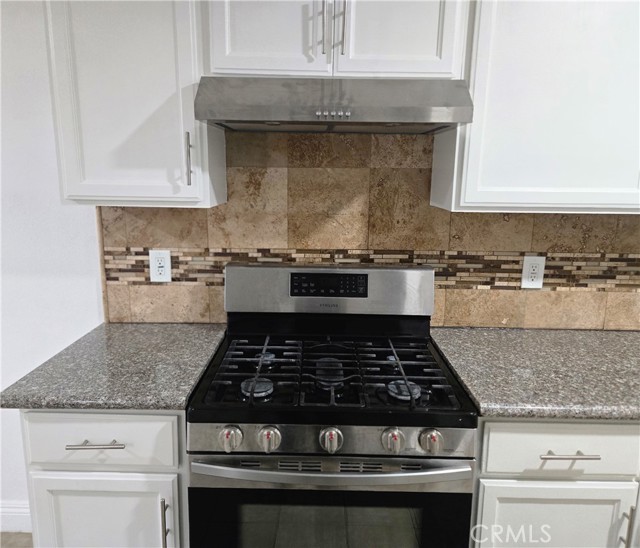 5015 Halldale Avenue, Los Angeles CA: https://media.crmls.org/medias/8a449aee-897f-4278-a8b0-e8a418a859b8.jpg