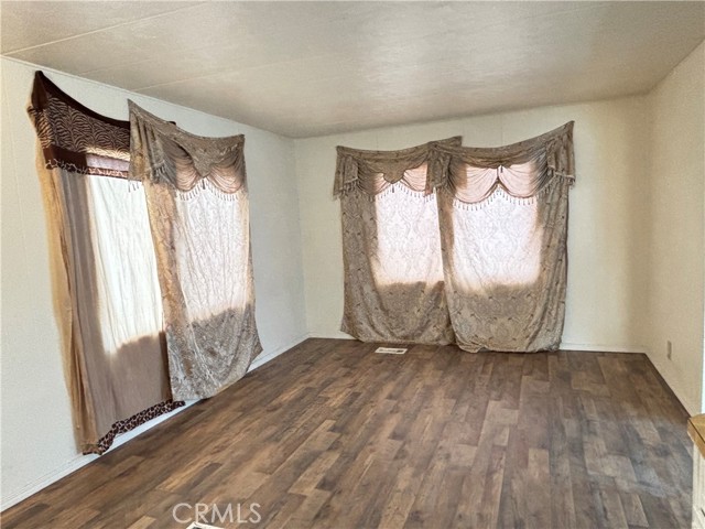 Detail Gallery Image 4 of 11 For 430 N Palm Ave #103,  Hemet,  CA 92583 - 2 Beds | 1 Baths