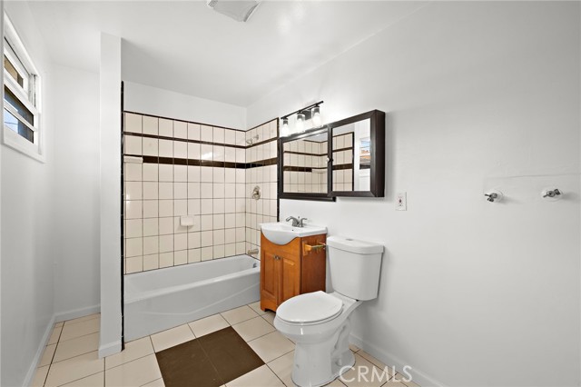 Detail Gallery Image 22 of 25 For 408 Diana, Fullerton,  CA 92833 - 4 Beds | 3 Baths