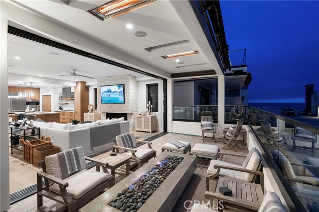 112 30th Street, Newport Beach CA: https://media.crmls.org/medias/8a463c18-d53c-4c0a-871b-3f9cf58f7a67.jpg