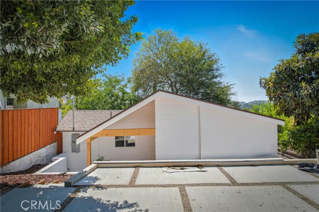 Detail Gallery Image 1 of 41 For 6150 Strickland Ave, Highland Park,  CA 90042 - 3 Beds | 2 Baths