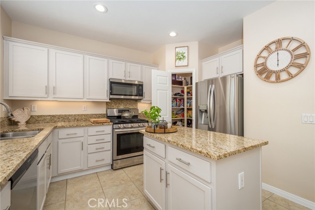 Detail Gallery Image 11 of 34 For 28802 Silversmith, Valencia,  CA 91354 - 4 Beds | 2/1 Baths