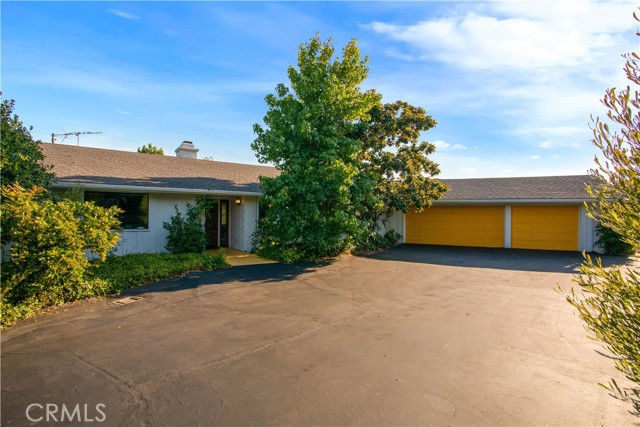 711 Tumble Creek Lane, Fallbrook CA: https://media.crmls.org/medias/8a49ec57-3d3b-4fab-98bf-26aff52af91d.jpg
