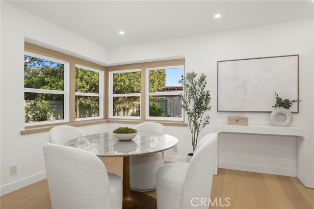 Detail Gallery Image 10 of 47 For 23856 Aetna, Woodland Hills,  CA 91367 - 4 Beds | 3 Baths