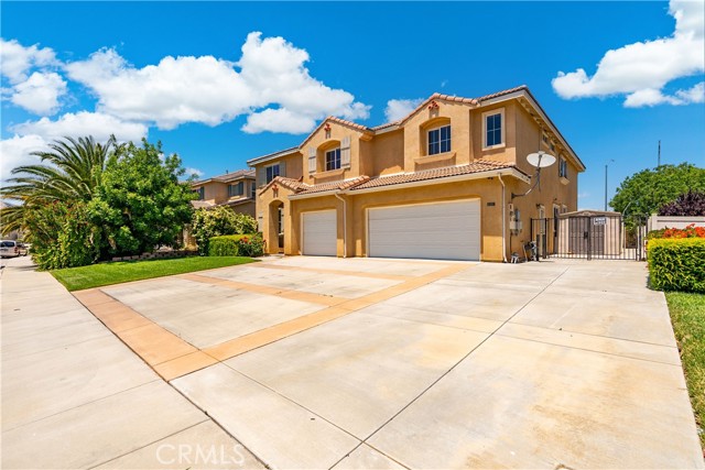 Detail Gallery Image 5 of 53 For 2207 Cork Oak St, Palmdale,  CA 93551 - 5 Beds | 4 Baths