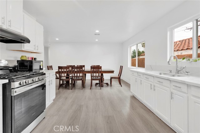 Detail Gallery Image 9 of 32 For 3009 N California, San Bernardino,  CA 92407 - 3 Beds | 2/1 Baths