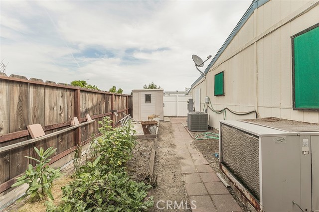 Image 30 of 41 For 17423 Bluewater Bay Lane