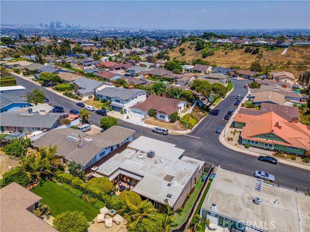 4557 Don Timoteo Drive, Los Angeles CA: https://media.crmls.org/medias/8a4b599a-5bfc-4026-aac4-79d5a2649020.jpg