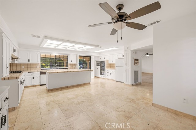 Detail Gallery Image 22 of 75 For 43041 Mayberry, Hemet,  CA 92544 - 5 Beds | 3 Baths