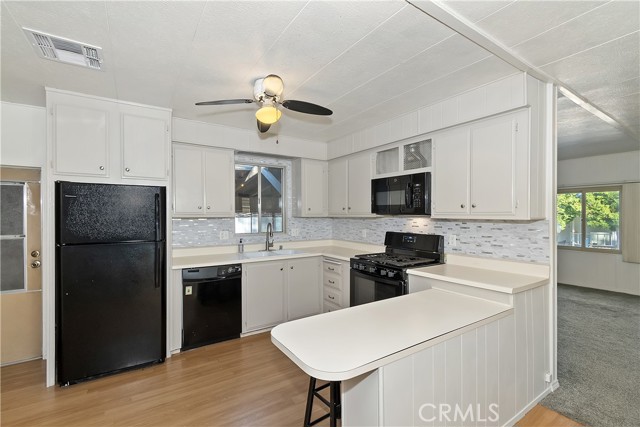 391 Montclair Dr #41, Big Bear City CA: https://media.crmls.org/medias/8a4b9e85-5363-4da6-9c7d-603ba51c6cba.jpg