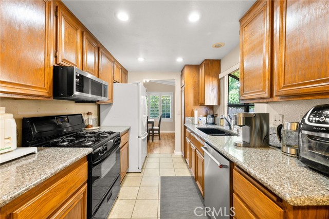 Detail Gallery Image 7 of 36 For 766 via Casitas, Hemet,  CA 92545 - 2 Beds | 2 Baths