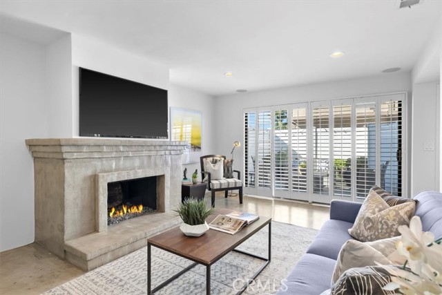 1140 Manhattan Beach Boulevard, Manhattan Beach, California 90266, 2 Bedrooms Bedrooms, ,2 BathroomsBathrooms,Residential,Sold,Manhattan Beach,SB23024904