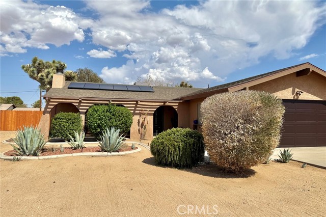 Detail Gallery Image 2 of 26 For 7157 La Habra Ave, Yucca Valley,  CA 92284 - 2 Beds | 2 Baths