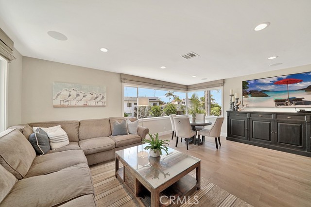 Detail Gallery Image 7 of 29 For 314 W Avenida Valencia, San Clemente,  CA 92672 - 4 Beds | 4 Baths