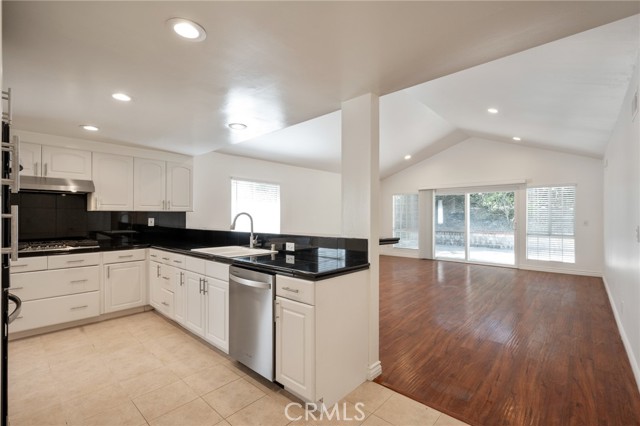 Detail Gallery Image 6 of 24 For 29211 Indian Valley Rd, Rancho Palos Verdes,  CA 90275 - 4 Beds | 2 Baths