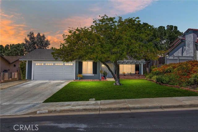 Detail Gallery Image 1 of 32 For 25714 Onate Dr, Moreno Valley,  CA 92557 - 3 Beds | 2 Baths