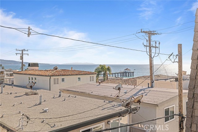 Detail Gallery Image 14 of 30 For 124 15th St #B,  Manhattan Beach,  CA 90266 - 4 Beds | 3 Baths