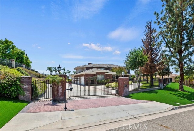 Detail Gallery Image 4 of 43 For 6975 Wyndham Hill Dr, Riverside,  CA 92506 - 4 Beds | 4/1 Baths