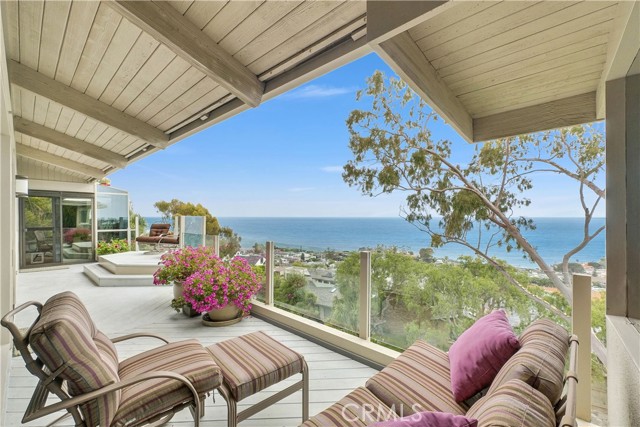 537 Dunnegan Place, Laguna Beach CA: https://media.crmls.org/medias/8a4dd038-1898-4062-ab2a-832ec5153700.jpg
