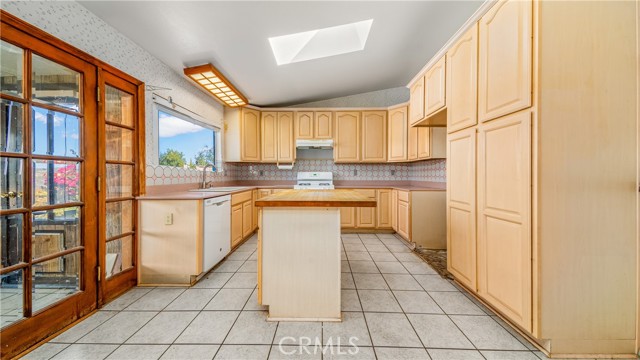 Detail Gallery Image 5 of 19 For 59 Cindy, Newbury Park,  CA 91320 - 3 Beds | 2 Baths