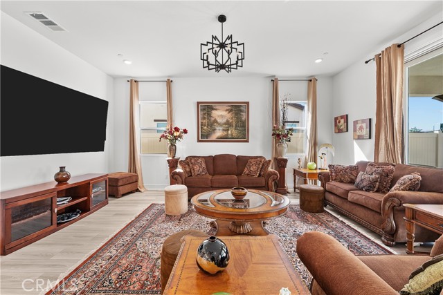 Detail Gallery Image 17 of 51 For 24513 via Sendero, Valencia,  CA 91354 - 3 Beds | 3/1 Baths