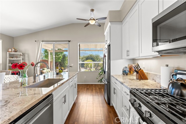 Detail Gallery Image 15 of 28 For 45071 Corte Bravo, Temecula,  CA 92592 - 3 Beds | 2 Baths