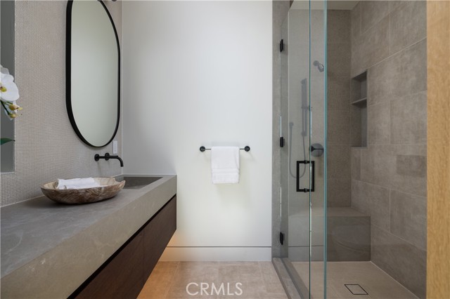 Detail Gallery Image 37 of 48 For 2100 Windward Ln, Newport Beach,  CA 92660 - 5 Beds | 5/3 Baths