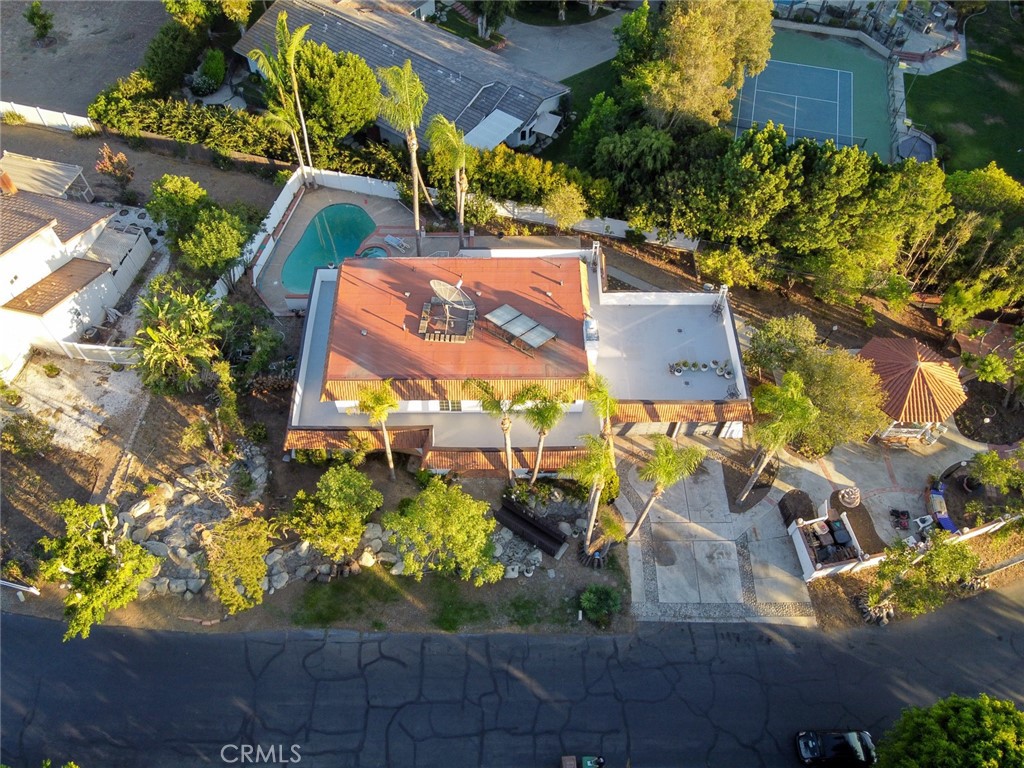 https://media.crmls.org/medias/8a4efd62-6a42-4819-8d2c-685411b4c63f.jpg?preset=X-Large