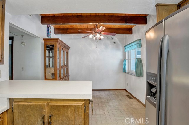 Detail Gallery Image 8 of 24 For 33079 Ridge Rd, Arrowbear,  CA 92382 - 2 Beds | 1/1 Baths