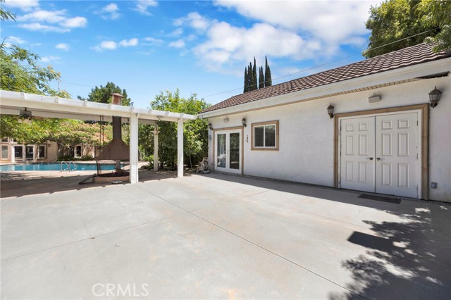 18930 Wells Drive, Tarzana CA: https://media.crmls.org/medias/8a4f1fc8-dd19-46f5-a315-d8428175b39e.jpg