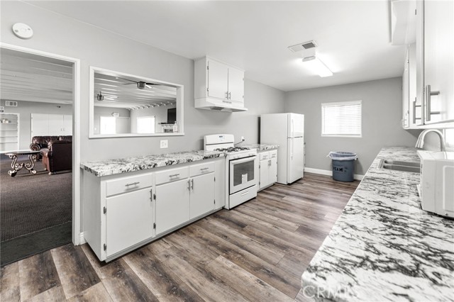 Detail Gallery Image 25 of 36 For 1380 N Citrus #G17, Covina,  CA 91722 - 2 Beds | 2 Baths