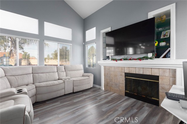 Detail Gallery Image 5 of 28 For 19596 Brisbane, Riverside,  CA 92508 - 3 Beds | 2/1 Baths