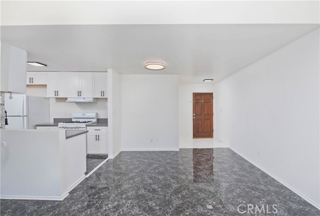 Detail Gallery Image 6 of 18 For 5700 Etiwanda Ave #259,  Tarzana,  CA 91356 - 2 Beds | 2 Baths