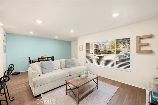 Detail Gallery Image 10 of 41 For 7155 Citrus Ave #302,  Fontana,  CA 92336 - 3 Beds | 2/1 Baths