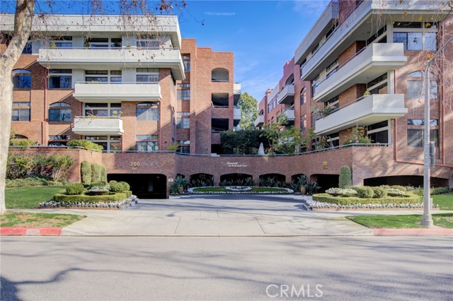 Detail Gallery Image 1 of 1 For 200 N Swall Dr #357,  Beverly Hills,  CA 90211 - 2 Beds | 2 Baths