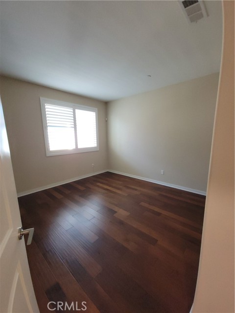 Detail Gallery Image 12 of 26 For 1568 W Artesia Square #E,  Gardena,  CA 90248 - 2 Beds | 2/1 Baths