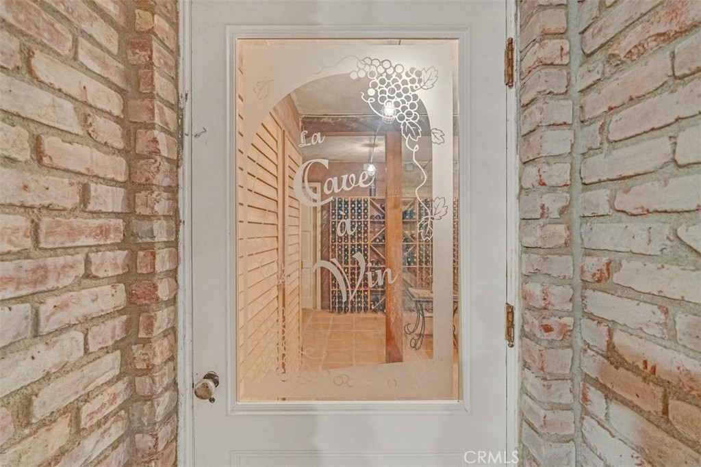 https://media.crmls.org/medias/8a517a53-b77d-49c6-abd2-02256c2d41c5.jpg?preset=X-Large