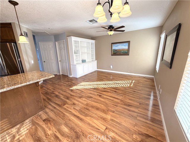 Detail Gallery Image 10 of 28 For 2750 Maple Dr, Hemet,  CA 92545 - 3 Beds | 2 Baths