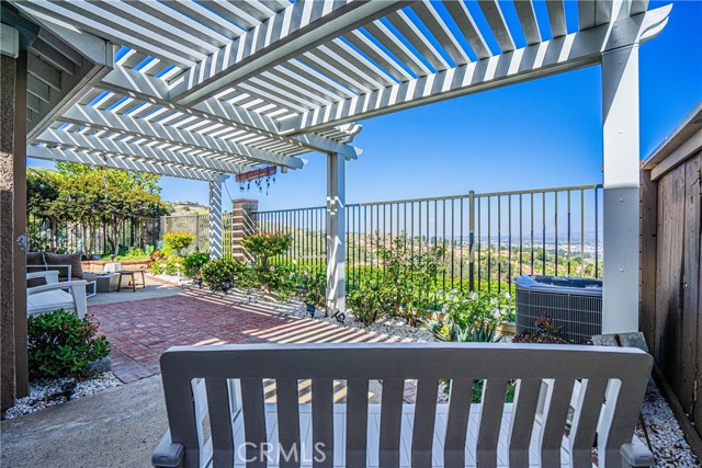 Detail Gallery Image 5 of 74 For 6117 E Garnet Cir, Anaheim Hills,  CA 92807 - 3 Beds | 3 Baths