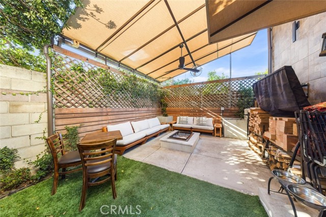 Detail Gallery Image 3 of 13 For 18748 1/2 Collins St, Tarzana,  CA 91356 - 1 Beds | 1 Baths