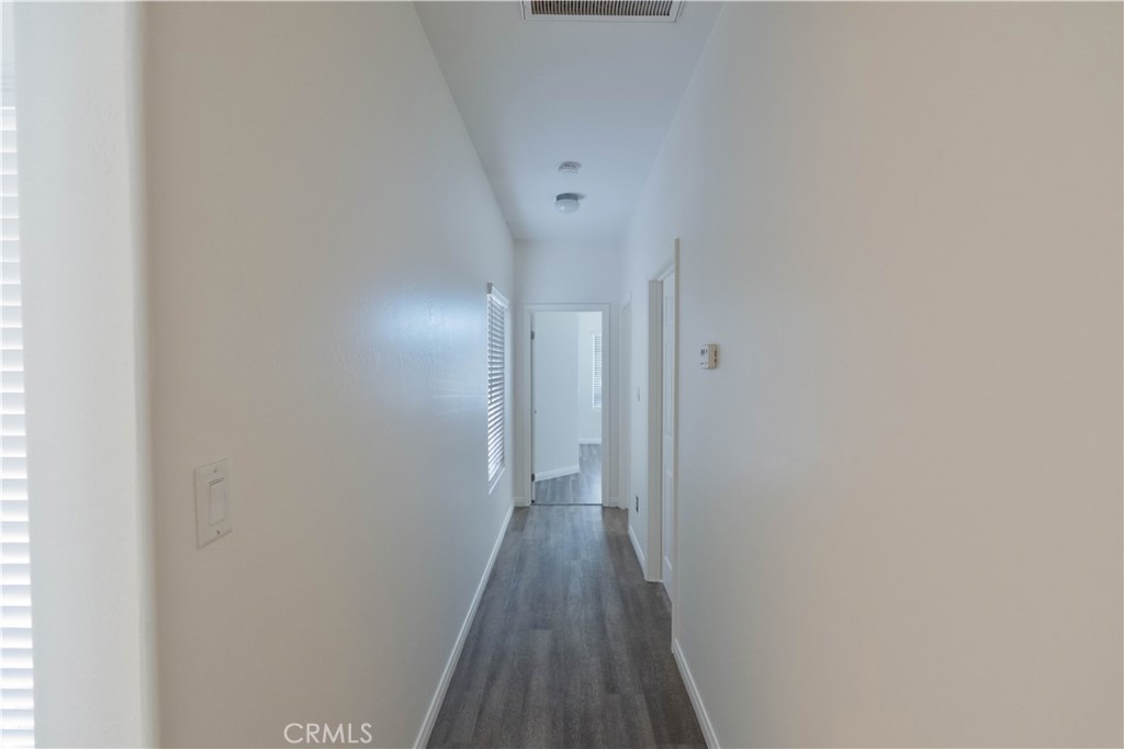 https://media.crmls.org/medias/8a52cbae-4168-49dd-a956-65c1f18e9220.jpg?preset=X-Large